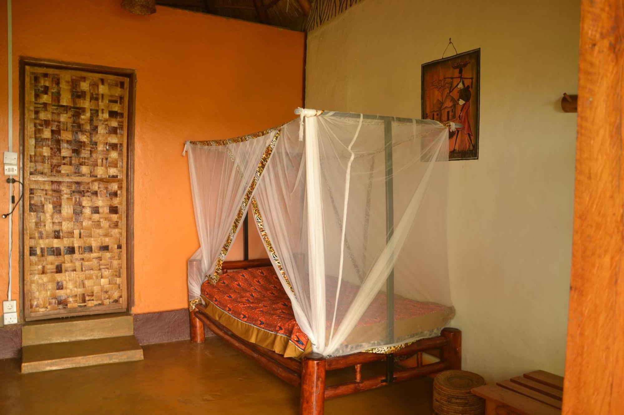 Lodge Pumba Safari Busonga